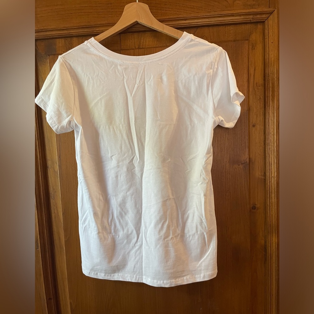 Brand New White Cotton T shirt with Bags Print - Picture 2 of 5